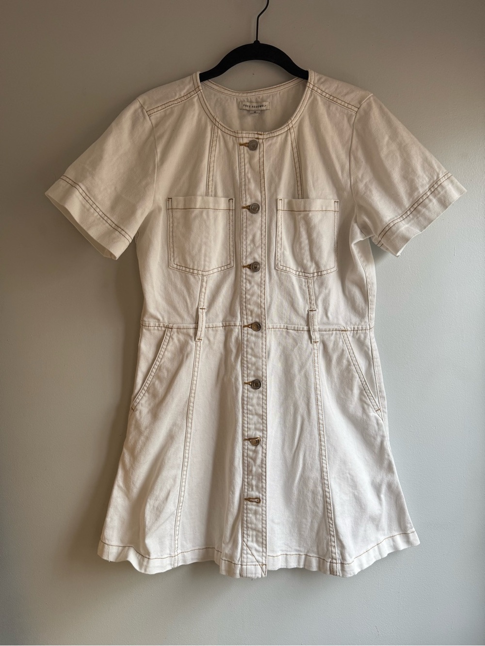 Women’s Cream Button-Front Short Sleeve Casual Denim-Style Dress